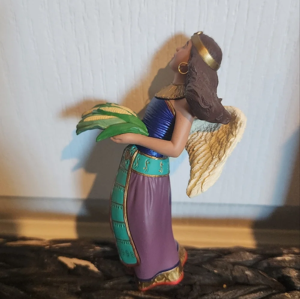 Hallmark Christmas Keepsake Ornament 1998 Celebration of Angels Kwanzaa Muhindi‎